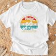 レトロ ヴィンテージ 60歳 誕生日プレゼント 60年間の素晴らしさ 長袖tシャツ Tシャツ 高齢者への贈り物