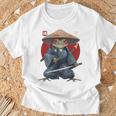 日本の侍カエルの戦士浮世サムライヒキガエルバックプリント。 Tシャツ 高齢者への贈り物