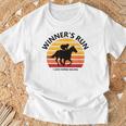 競馬ファンや馬好きの方にお勧め 勝者の走り オシャレな競馬イラスト Tシャツ 高齢者への贈り物