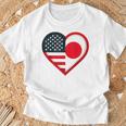 米国 アメリカ 日本 ハートフラッグ 二重国籍。 Tシャツ 高齢者への贈り物