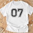 背中に07番 Tシャツ 高齢者への贈り物