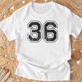背中に36番。 Tシャツ 高齢者への贈り物